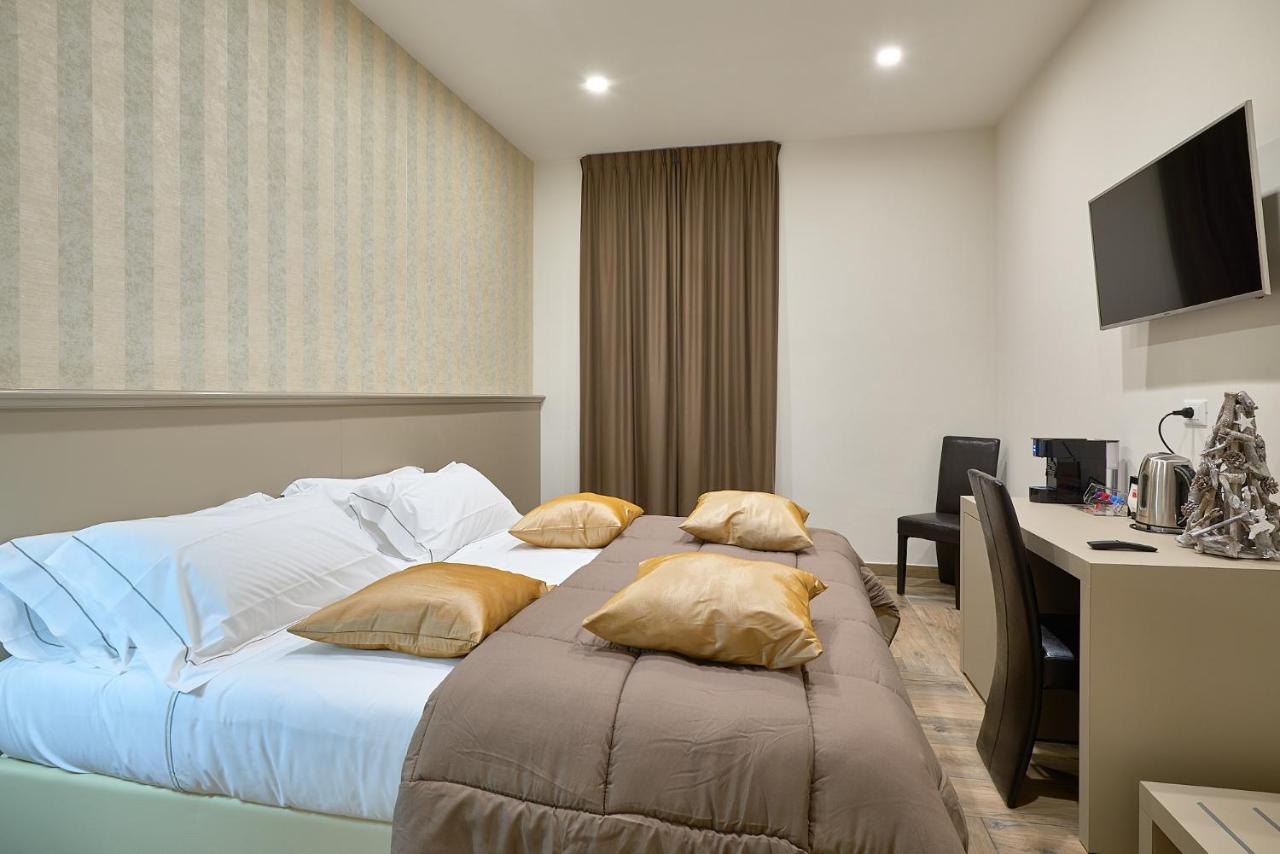Ricaroka Hotel อัลเบงกา ภายนอก รูปภาพ