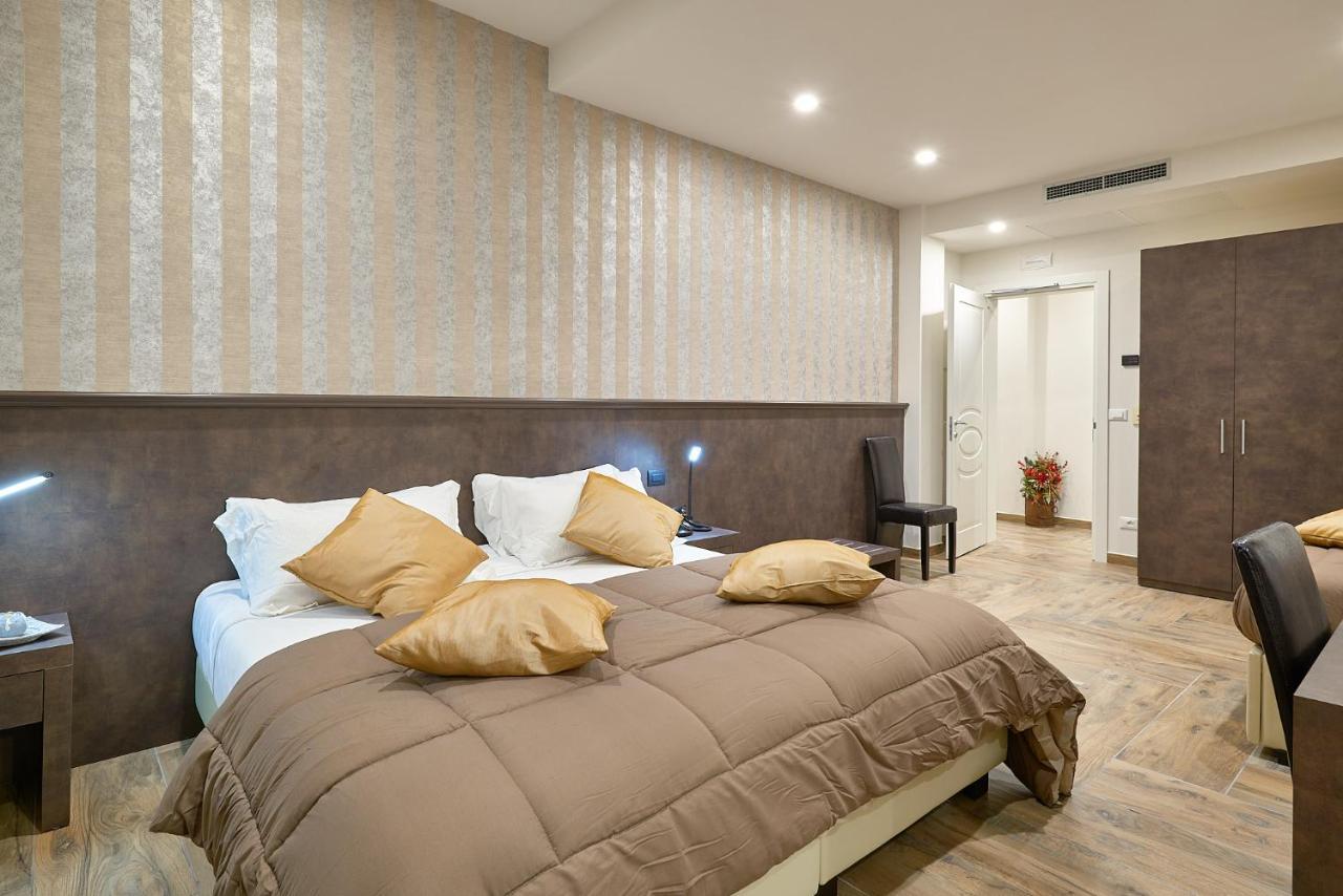 Ricaroka Hotel อัลเบงกา ภายนอก รูปภาพ