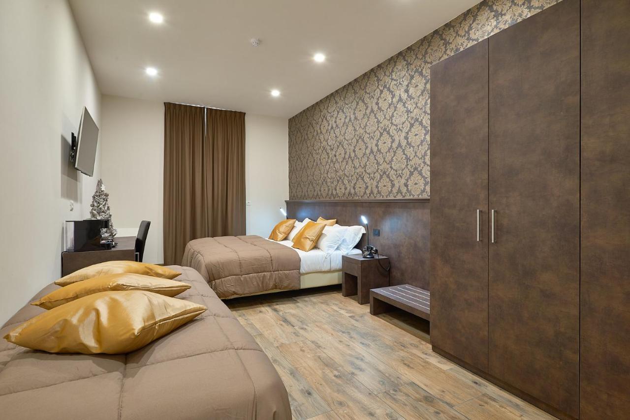 Ricaroka Hotel อัลเบงกา ภายนอก รูปภาพ