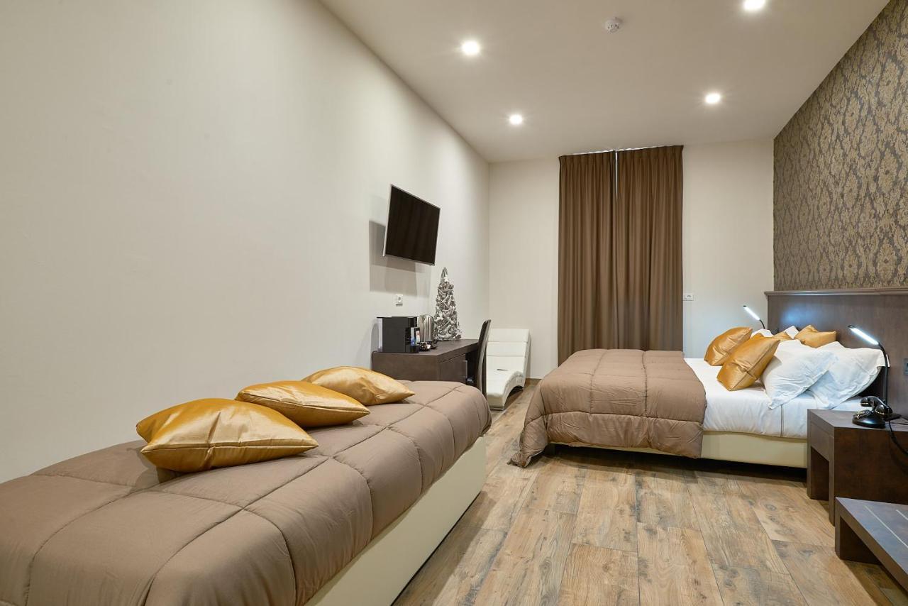 Ricaroka Hotel อัลเบงกา ภายนอก รูปภาพ