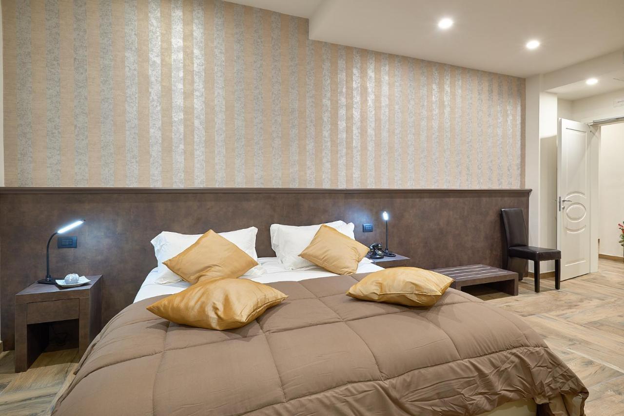 Ricaroka Hotel อัลเบงกา ภายนอก รูปภาพ