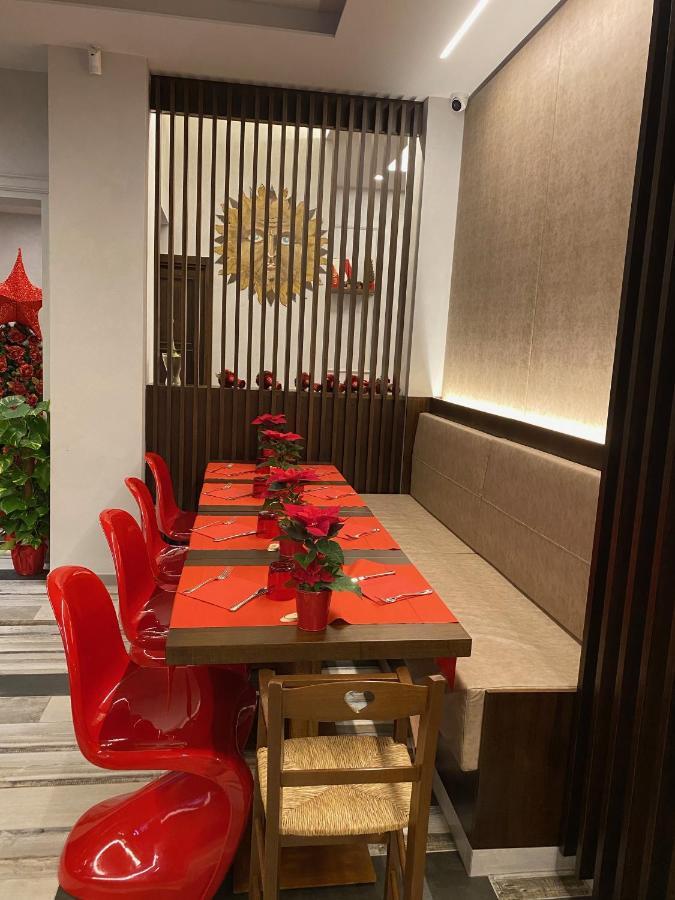 Ricaroka Hotel อัลเบงกา ภายนอก รูปภาพ